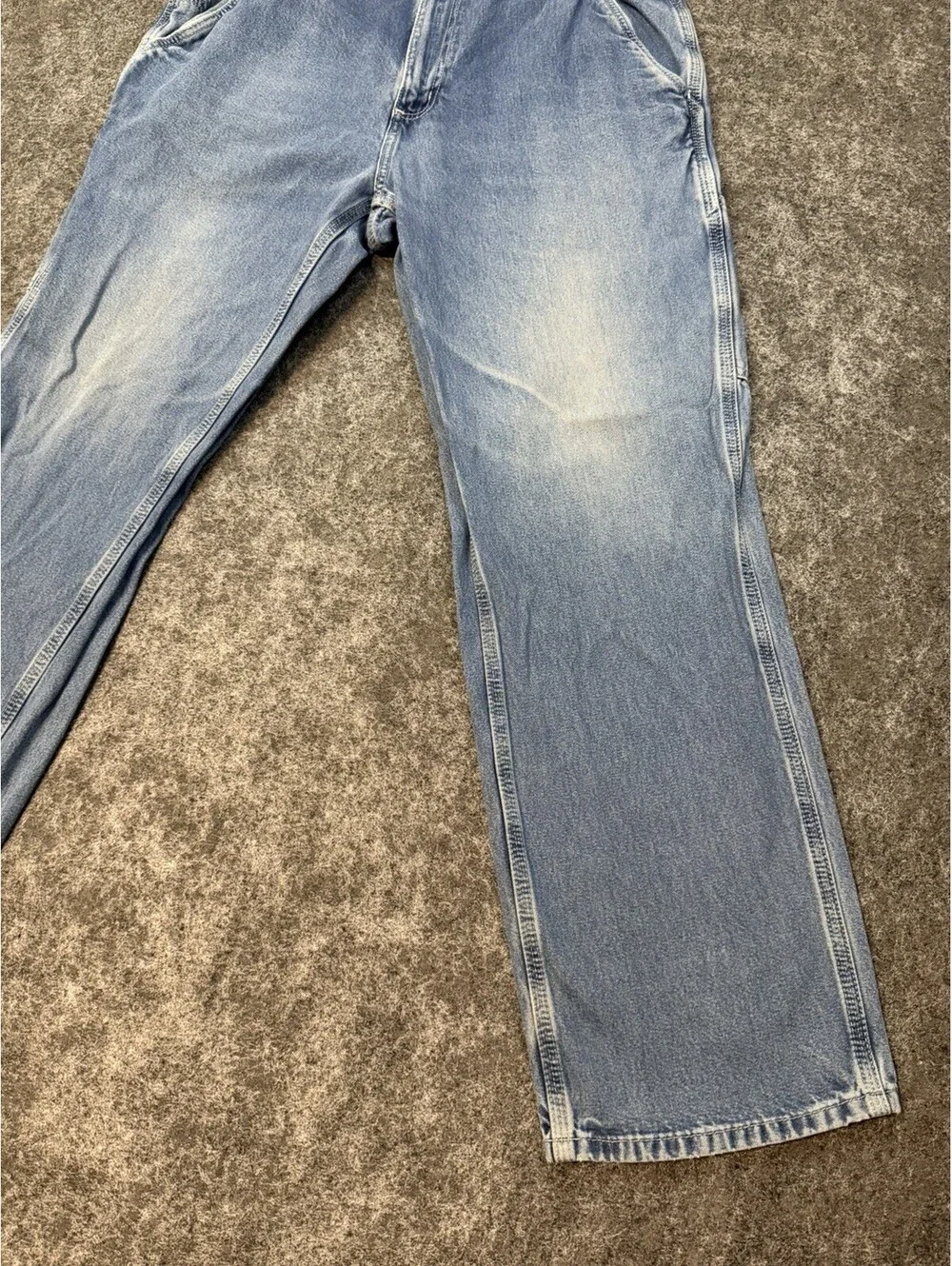 Carhartt B11 Dungaree Fit Carpenter Jeans Men’s 36X32 Light Wash Work Jeans.